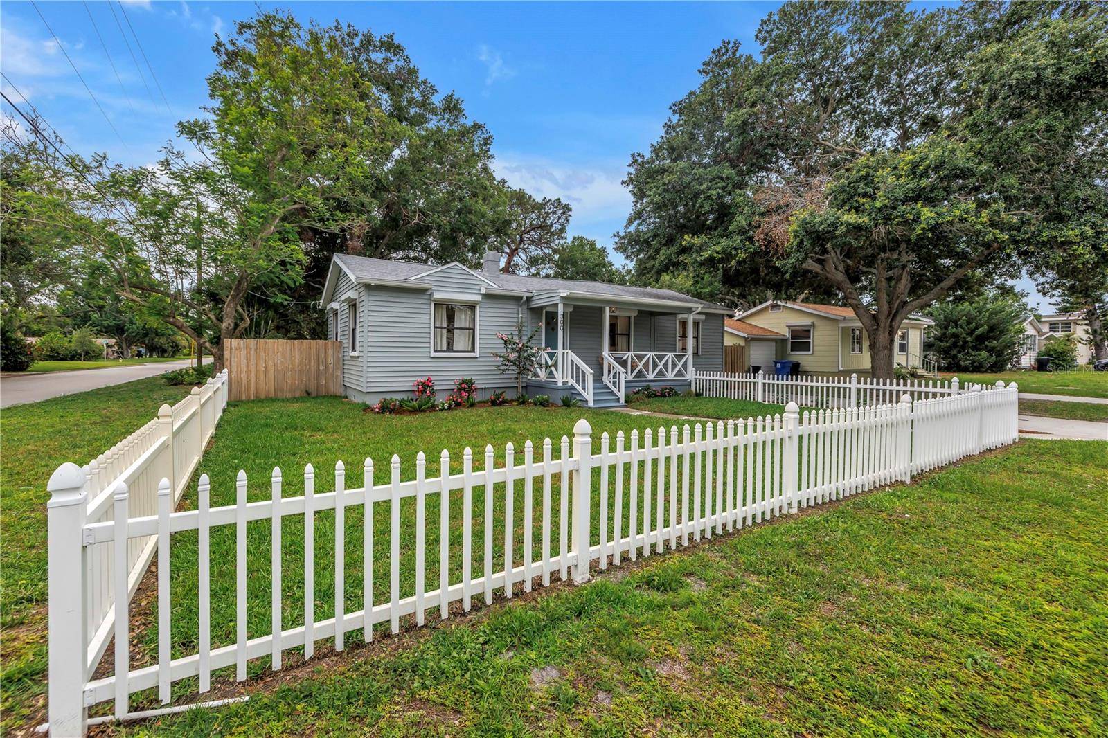 St Petersburg, FL 33704,300 33RD AVE N