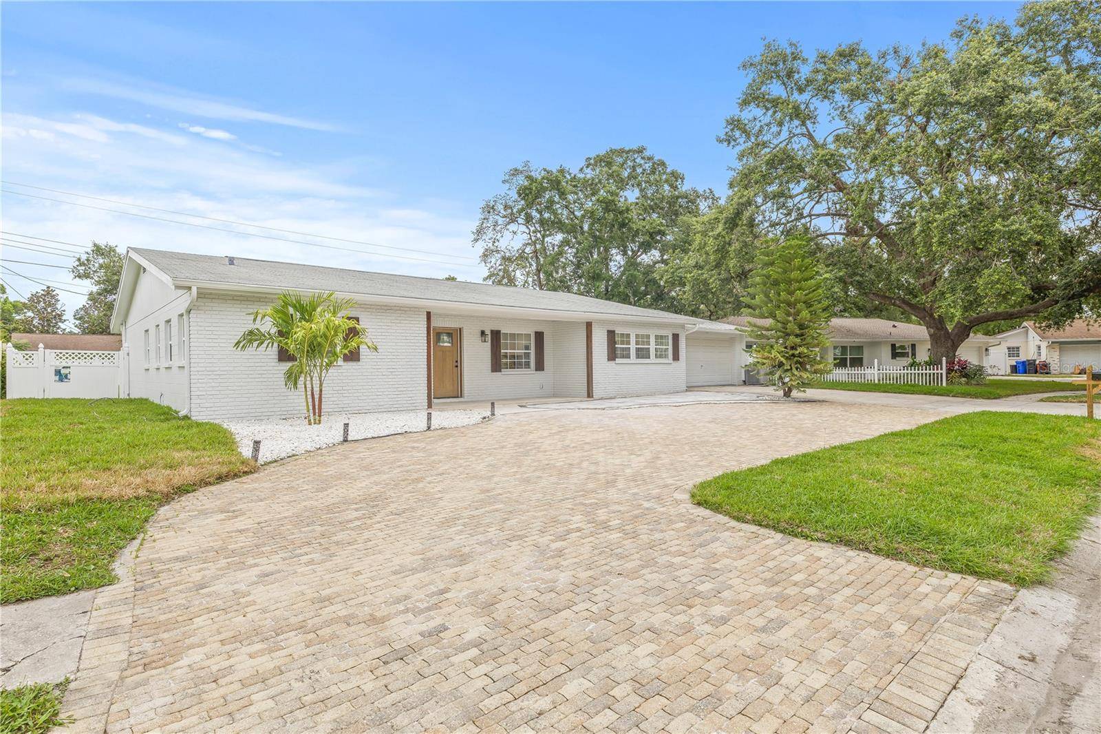 Tampa, FL 33618,2554 LAKE ELLEN CIR