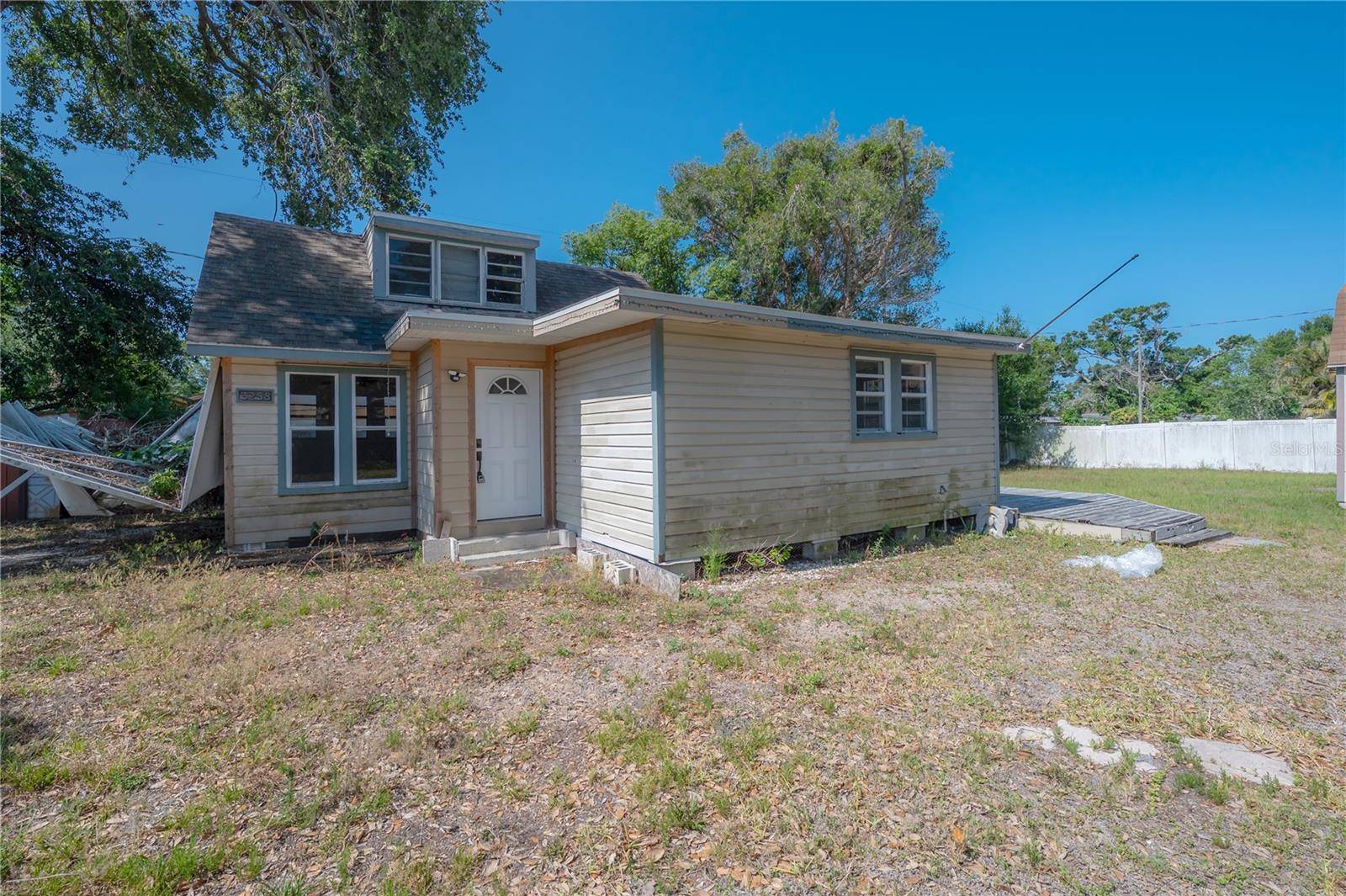 Largo, FL 33774,3258 ADRIAN AVE