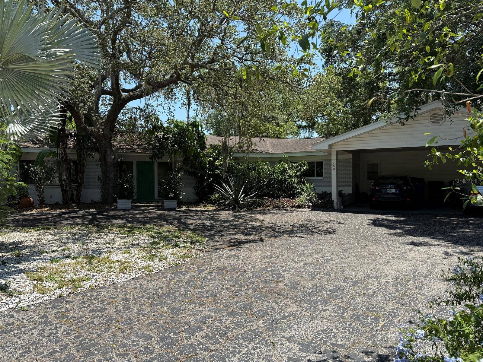 Tampa, FL 33617,7601 PINE HILL DR