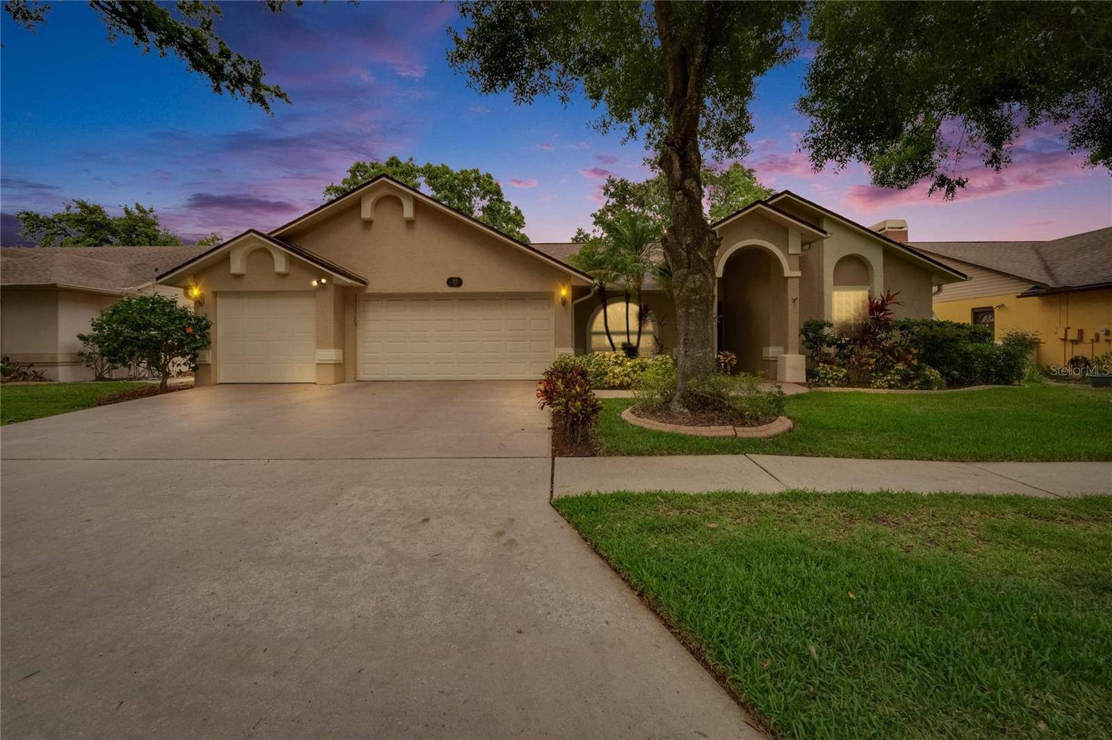 Brandon, FL 33510,905 BALSAMINA DR