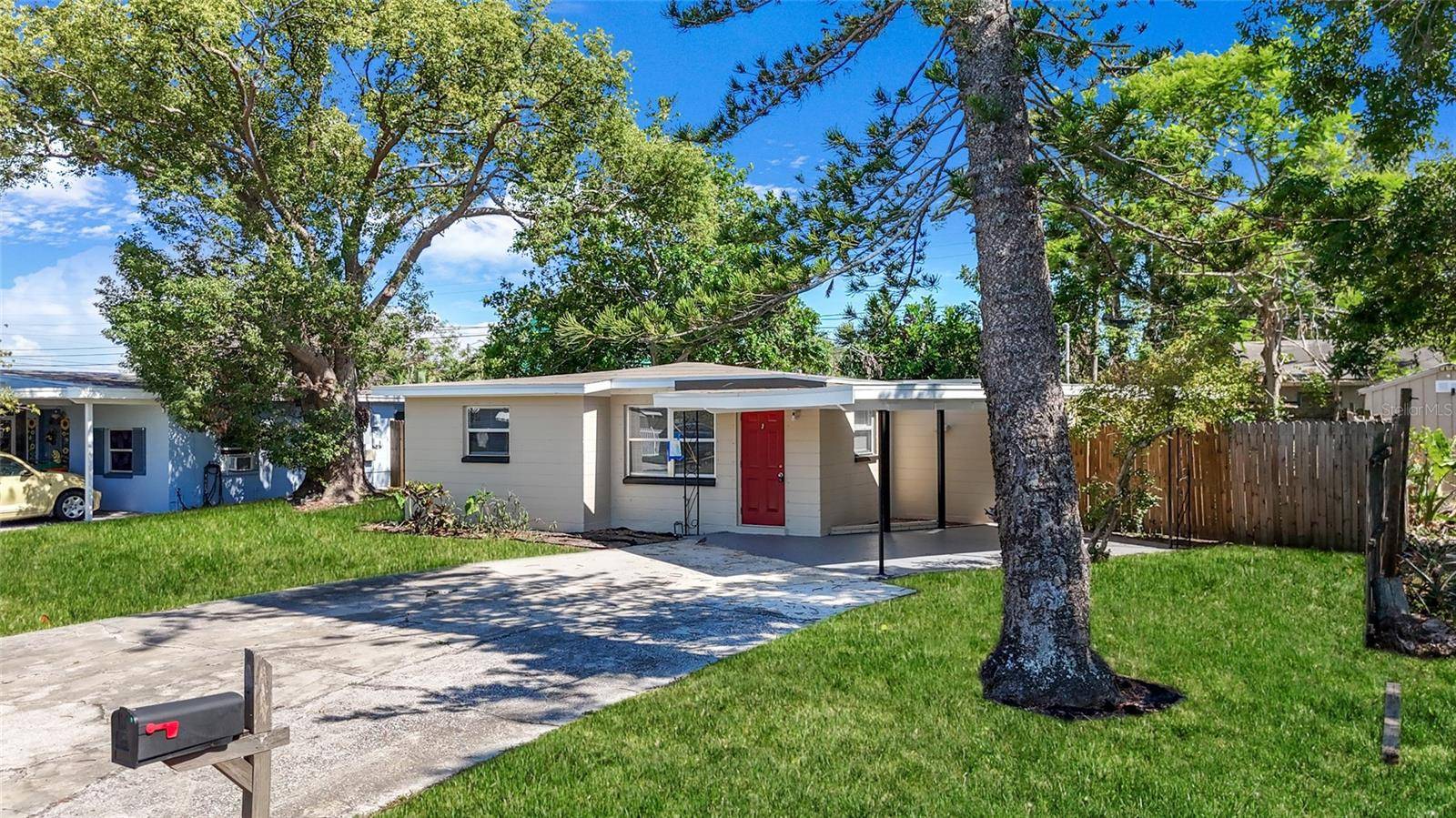 Largo, FL 33773,10184 117TH DR