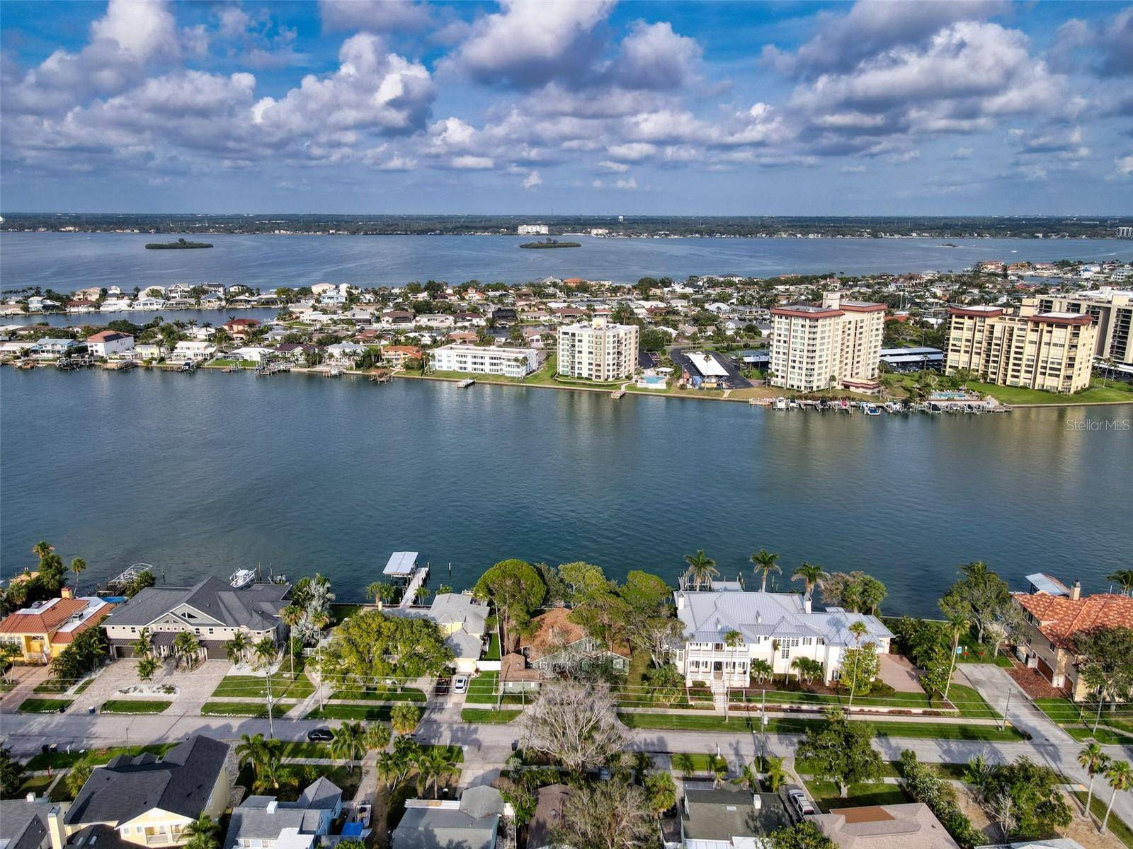Clearwater Beach, FL 33767,761 BAY ESPLANADE
