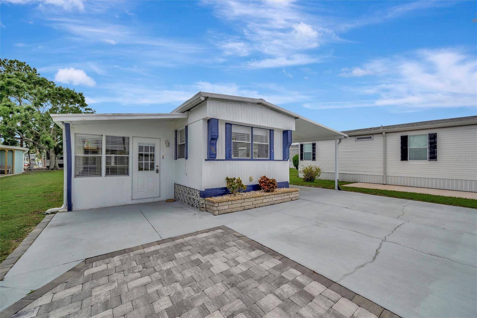 Apollo Beach, FL 33572,104 E SAINT JOHNS WAY