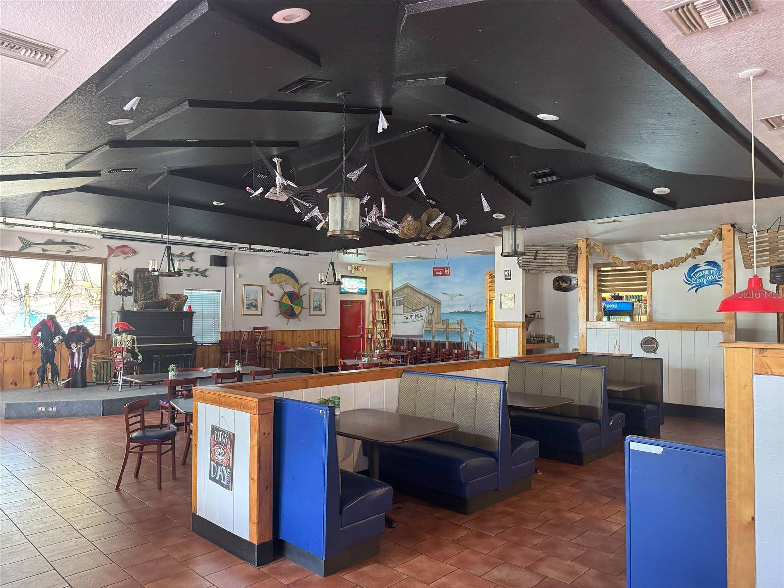 Tarpon Springs, FL 34689,80 W LIVE OAK ST