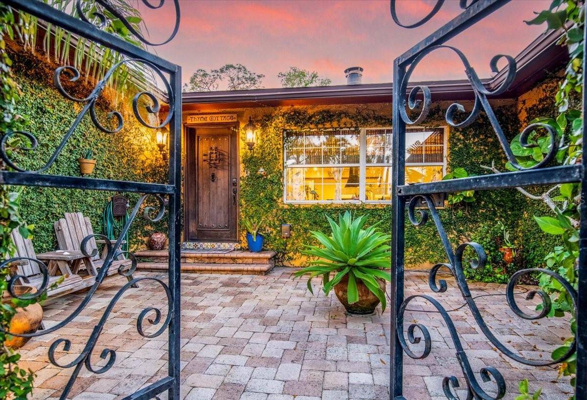 Sarasota, FL 34231,4301 S LOCKWOOD RIDGE RD
