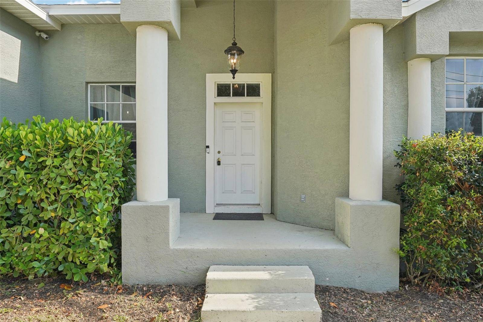 Ruskin, FL 33570,707 9TH AVE SW