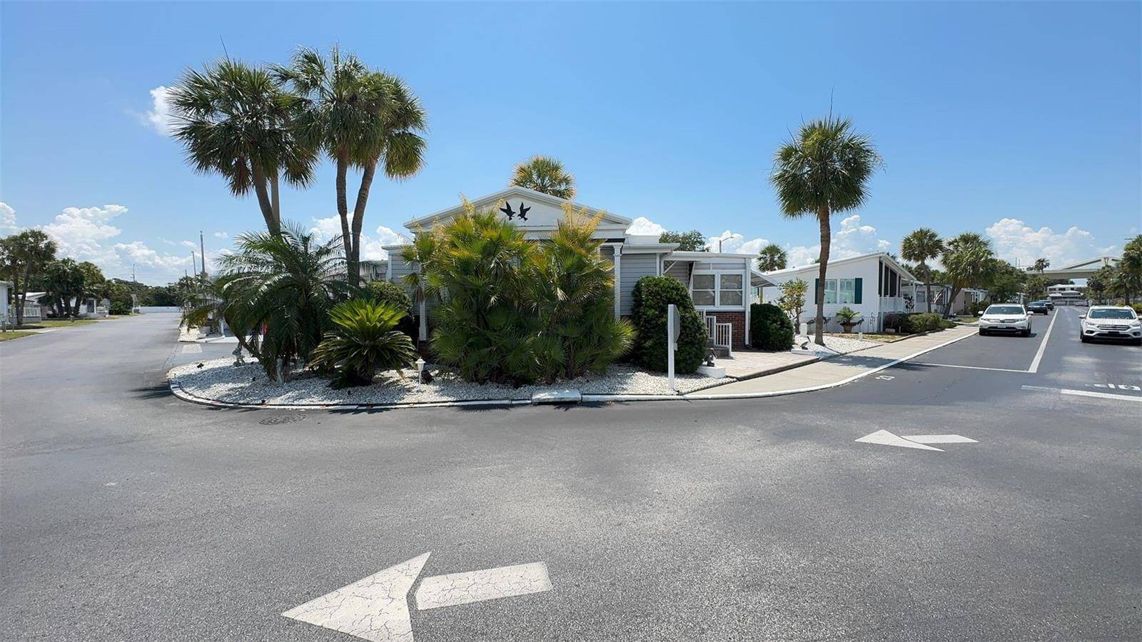 Tampa, FL 33611,4851 W GANDY BLVD #B7L23