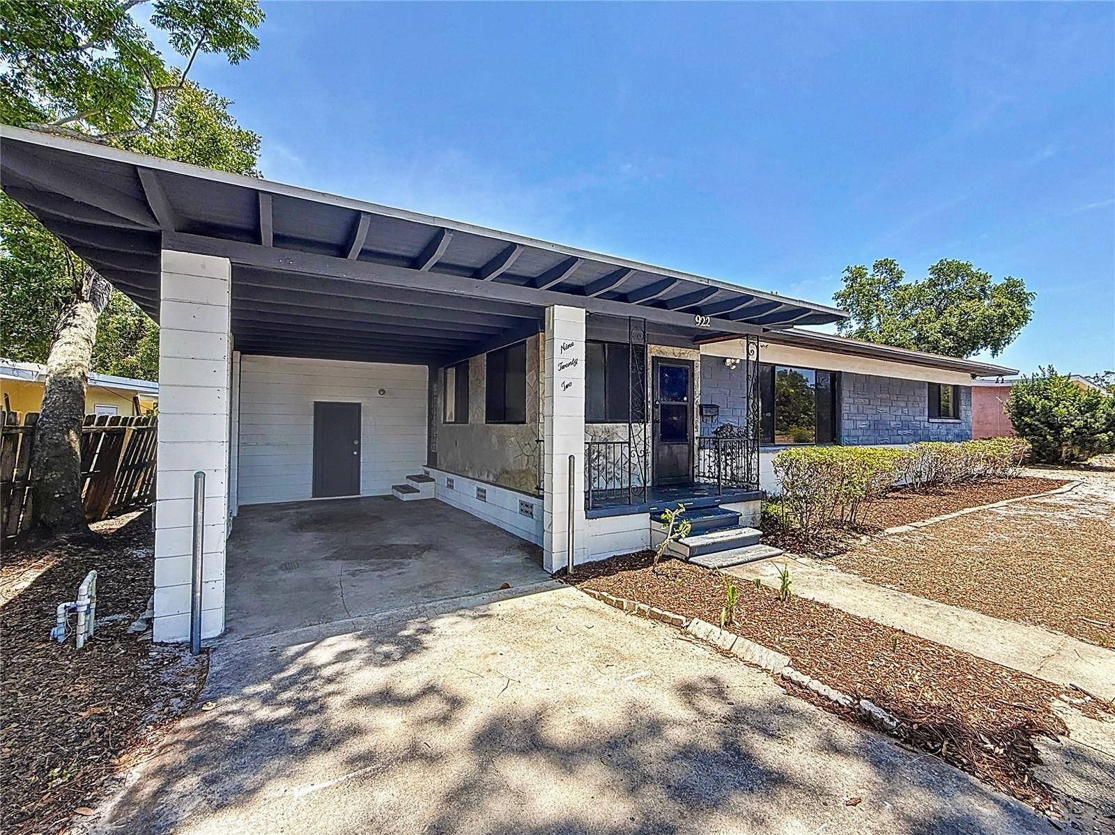 St Petersburg, FL 33705,922 ALCAZAR WAY S