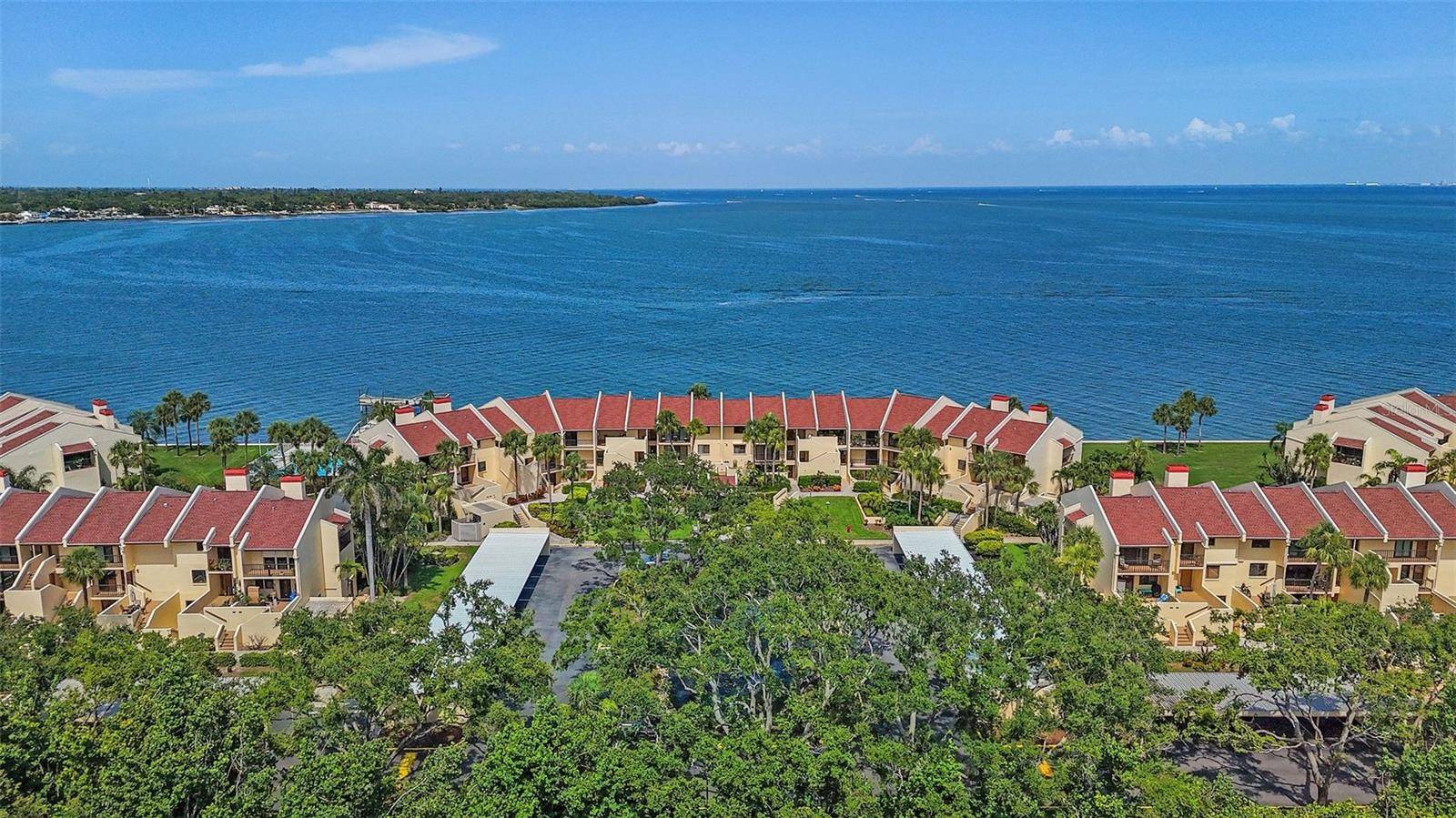 St Petersburg, FL 33711,7520 SUNSHINE SKYWAY LN S #109