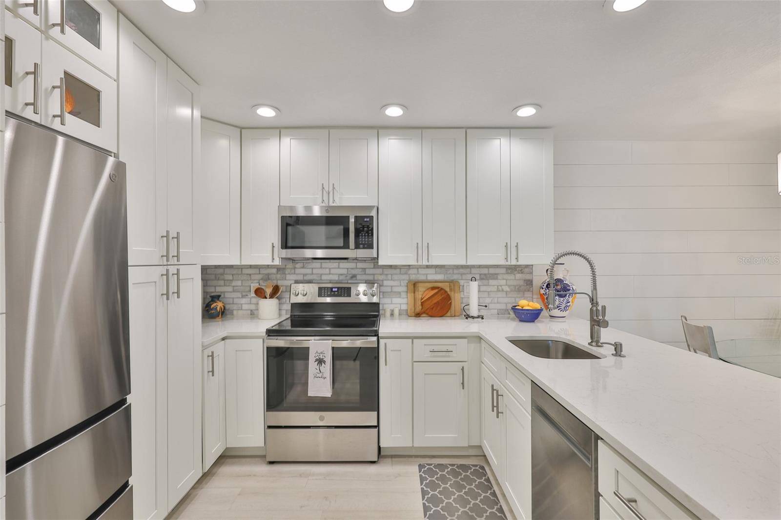 Madeira Beach, FL 33708,230 MEDALLION BLVD #F