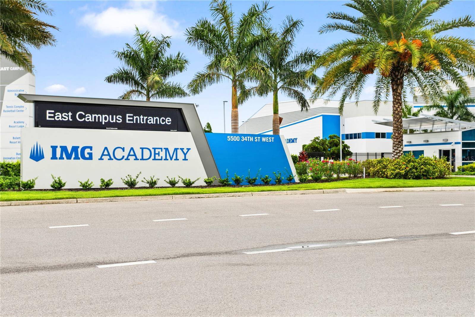 Bradenton, FL 34210,3702 54TH DR W #104