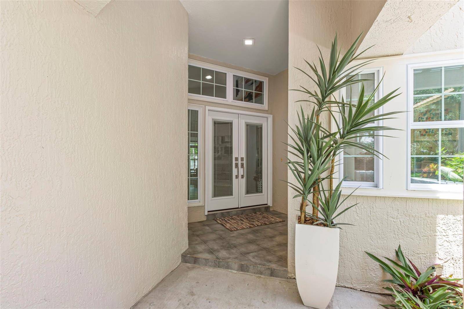 St Petersburg, FL 33703,5102 WHITE PINE CIR NE