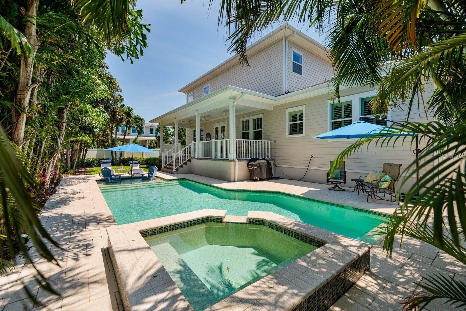 St Petersburg, FL 33704,852 CORDOVA BLVD NE