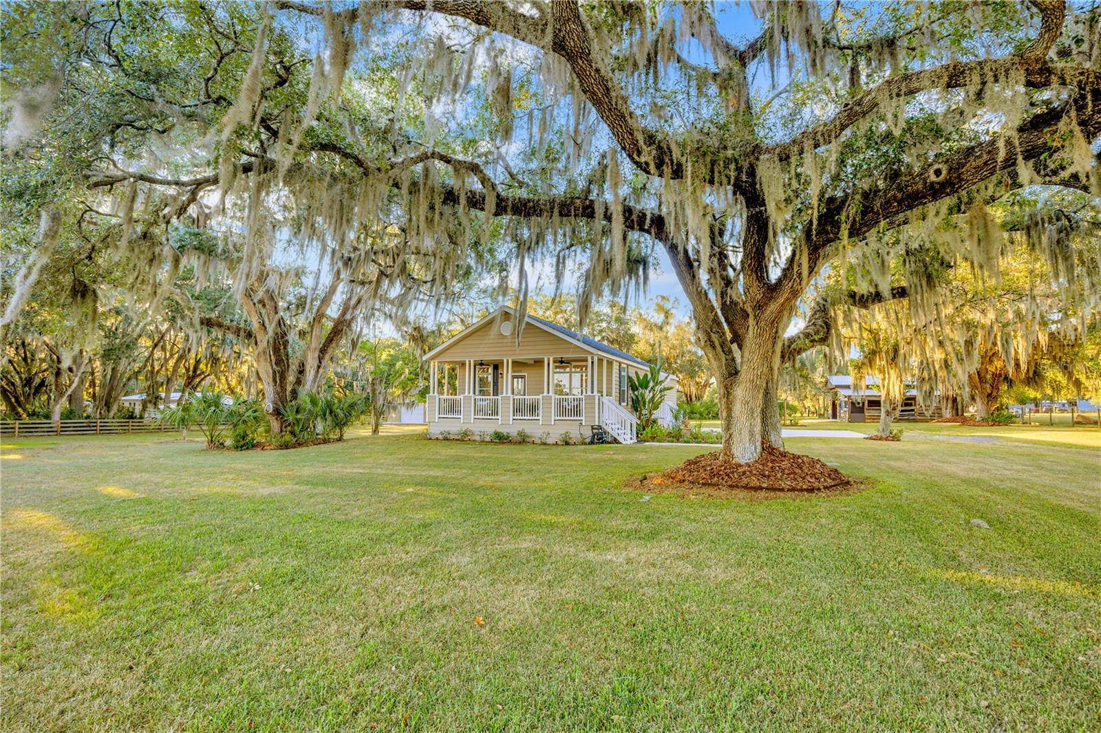 Lithia, FL 33547,10533 LITHIA PINECREST RD