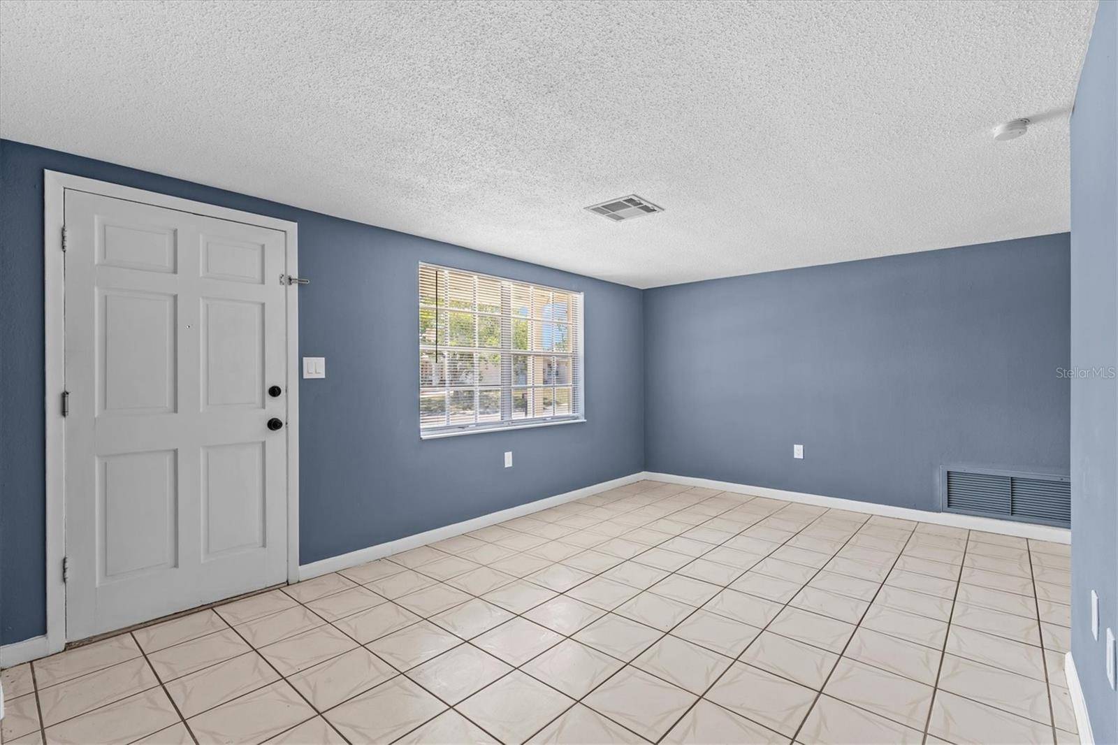 Port Richey, FL 34668,9915 AETNA LN