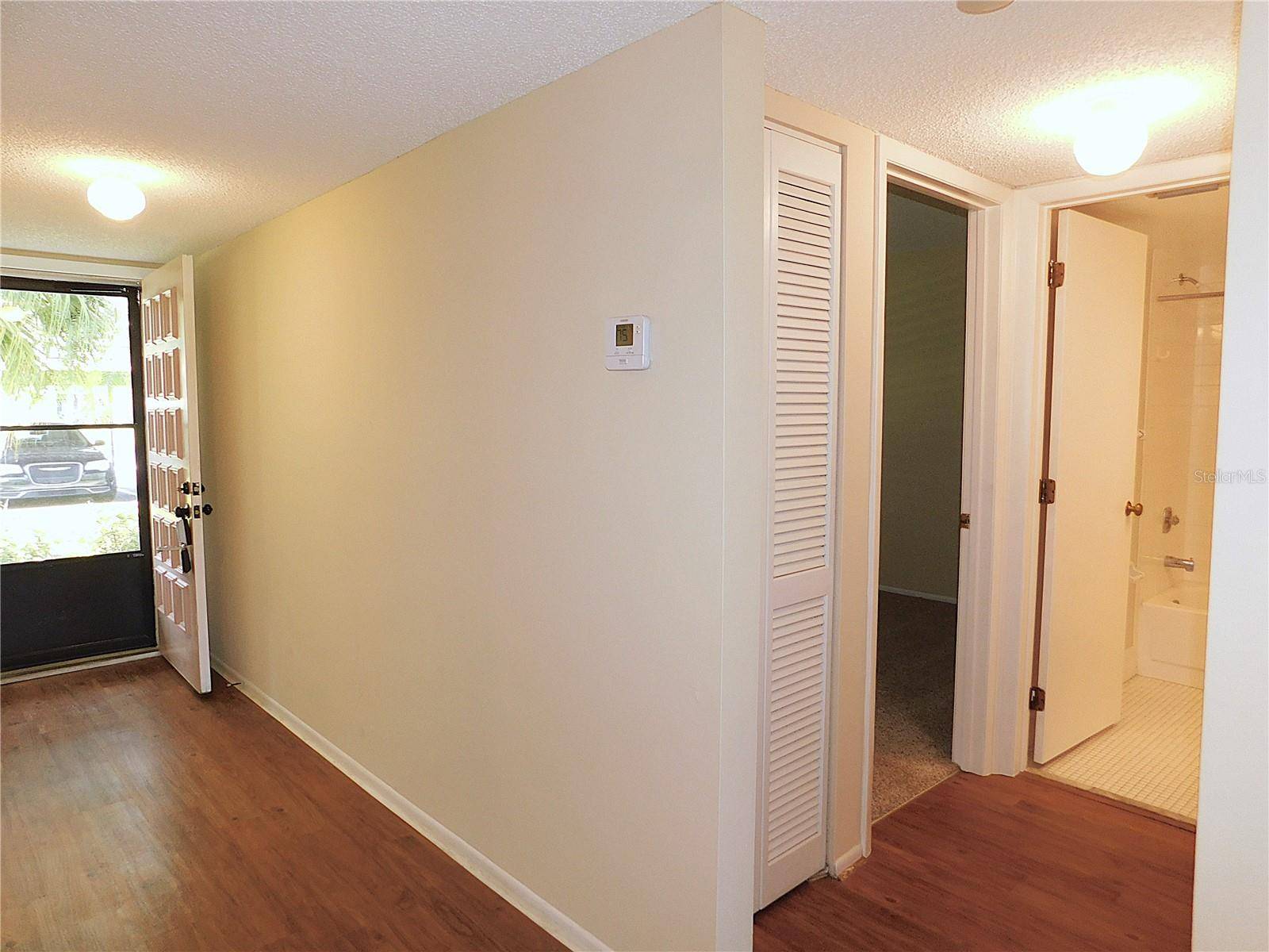 Oldsmar, FL 34677,111 LAKEVIEW PL