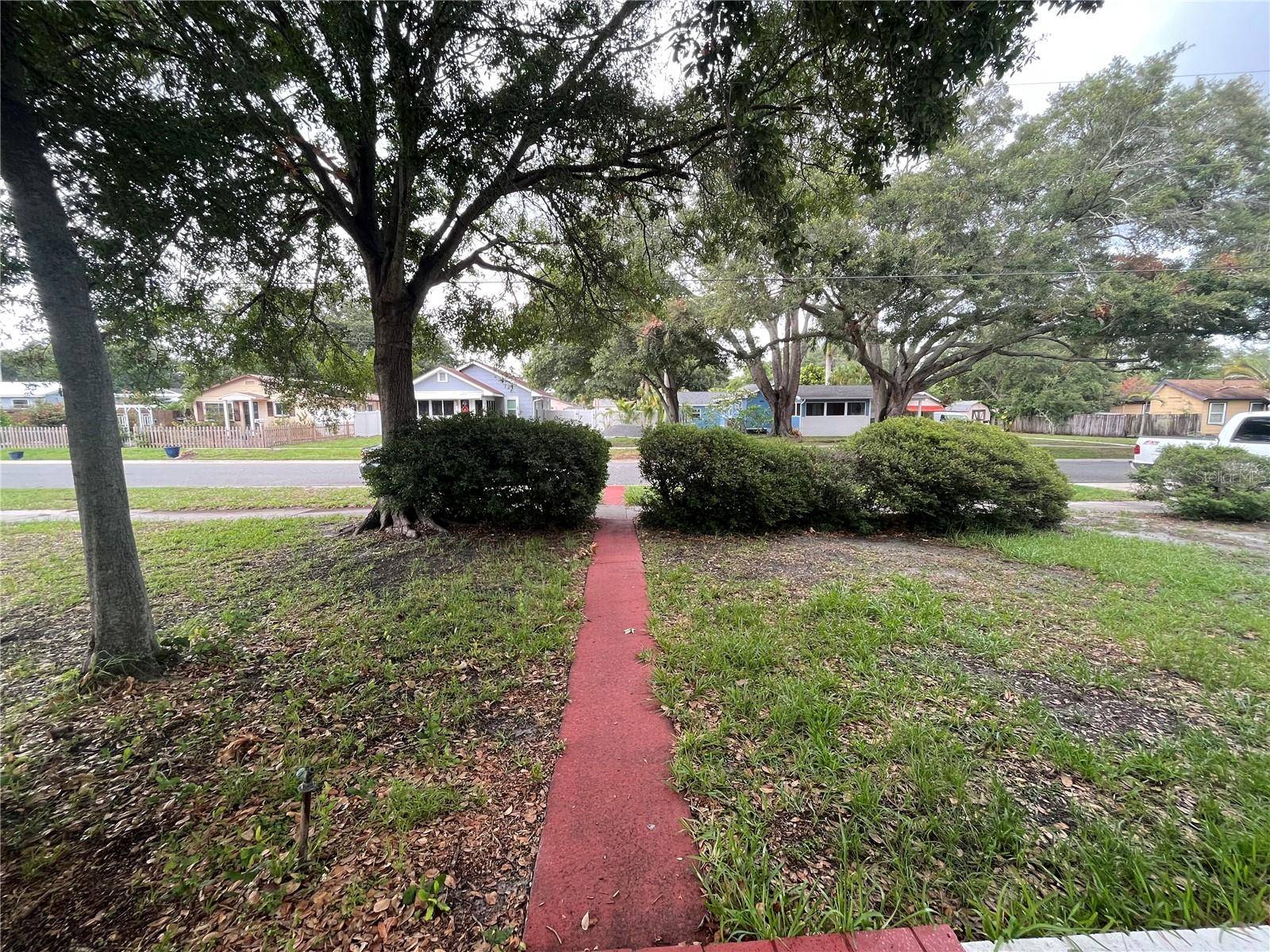 St Petersburg, FL 33703,860 44TH AVE N