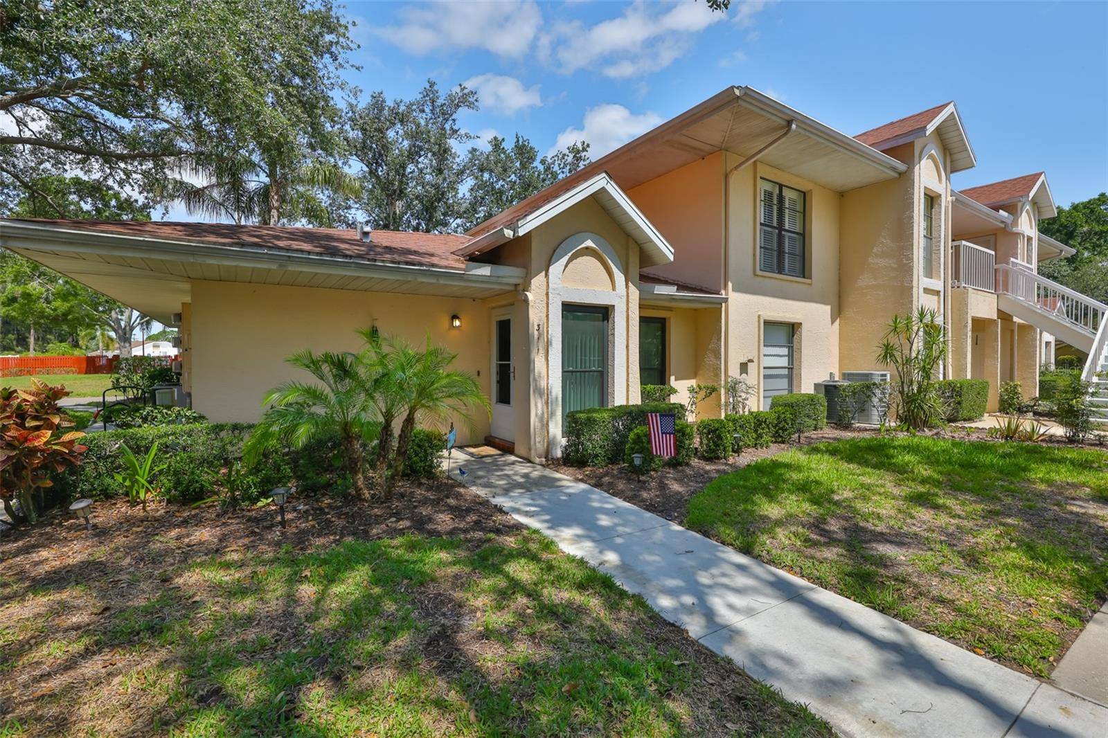 Sun City Center, FL 33573,311 KNOTTWOOD CT