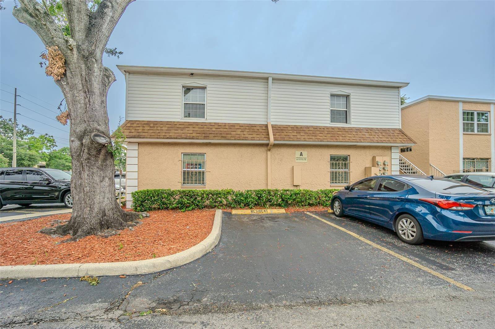 Tampa, FL 33614,4708 MICHAEL CT #103