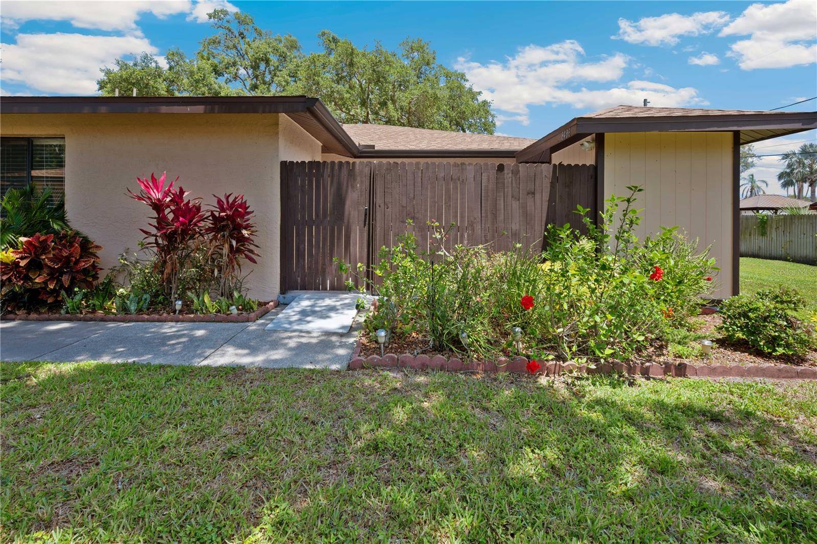 Pinellas Park, FL 33781,8436 60TH ST N #304