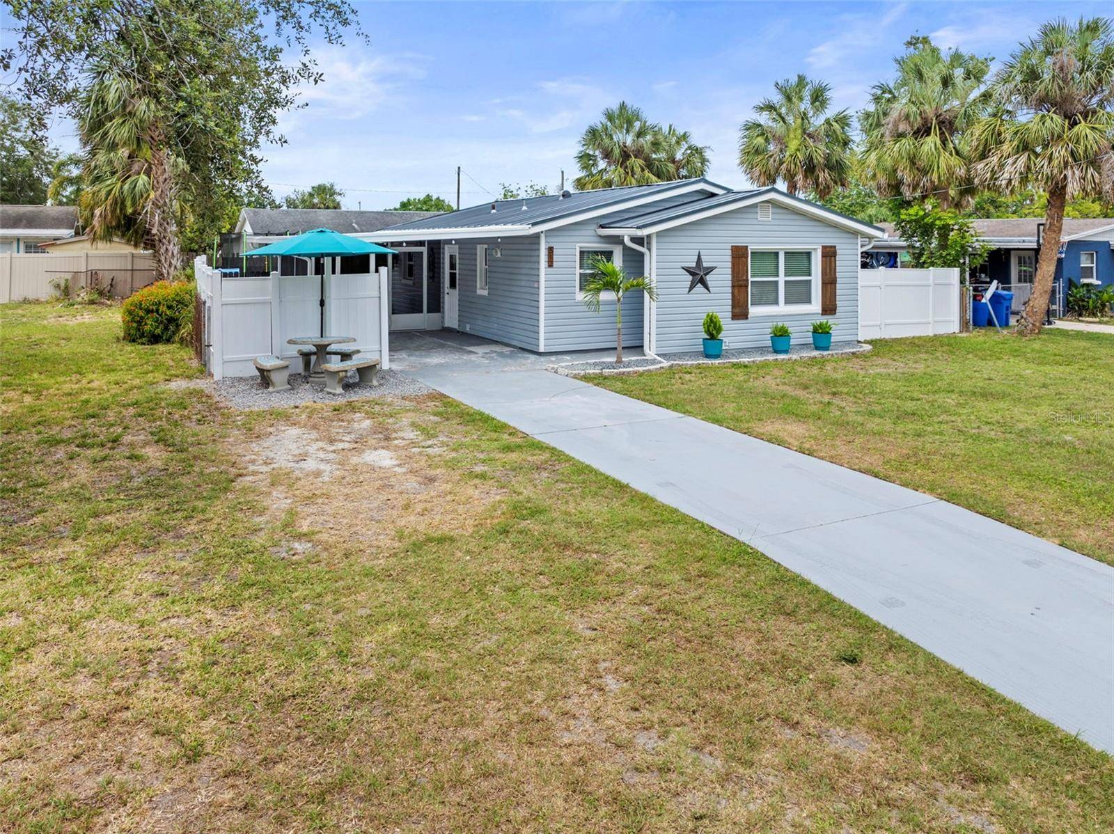 Apollo Beach, FL 33572,512 FLAME TREE DR