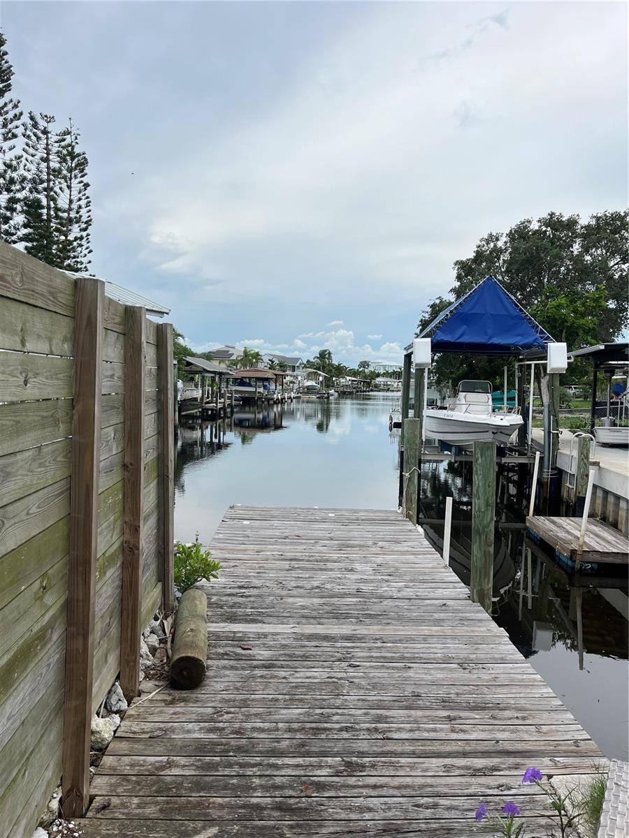 Ruskin, FL 33570,802 WHITE HERON BLVD