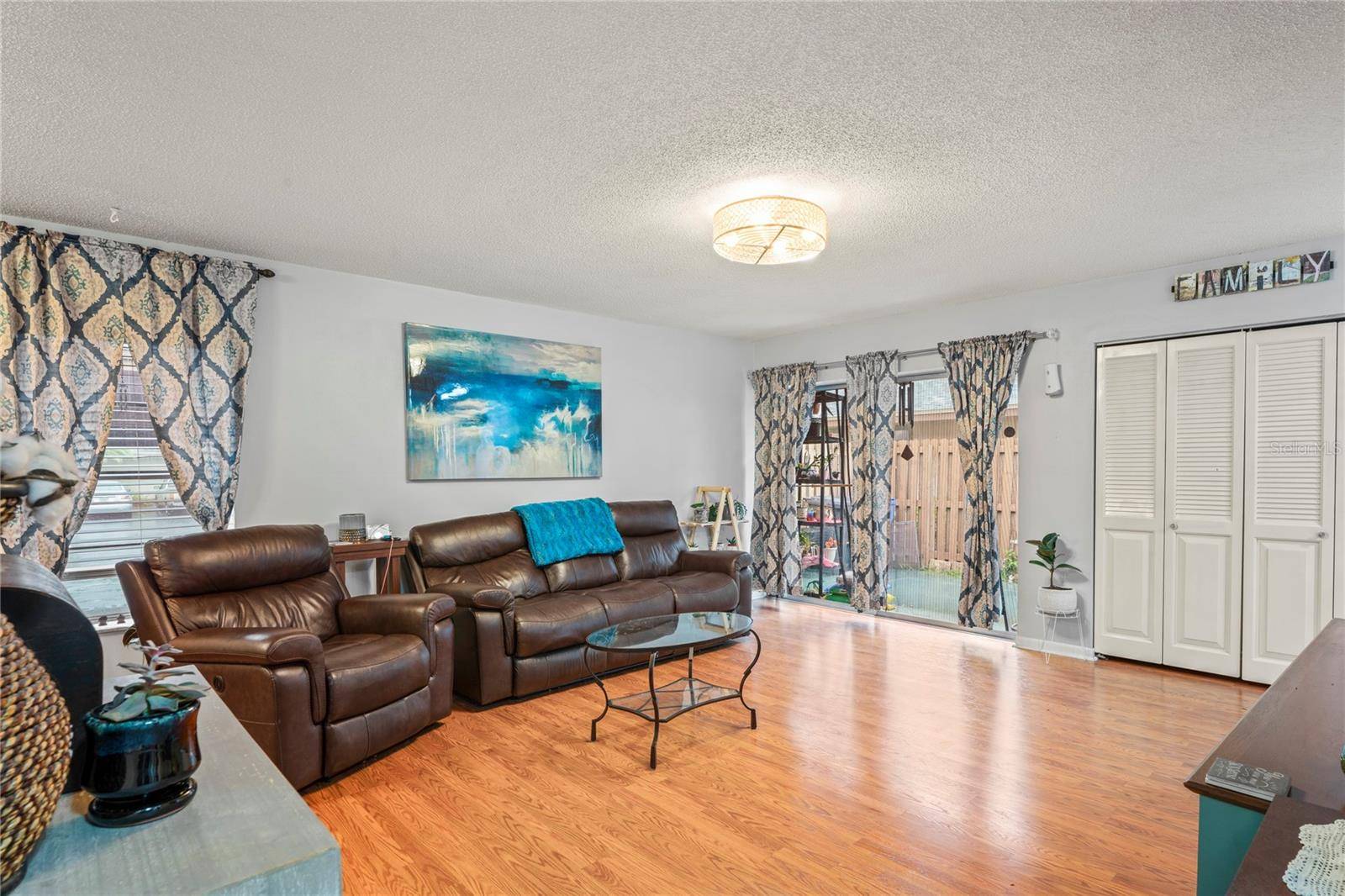 Brandon, FL 33511,802 ANTLER CT