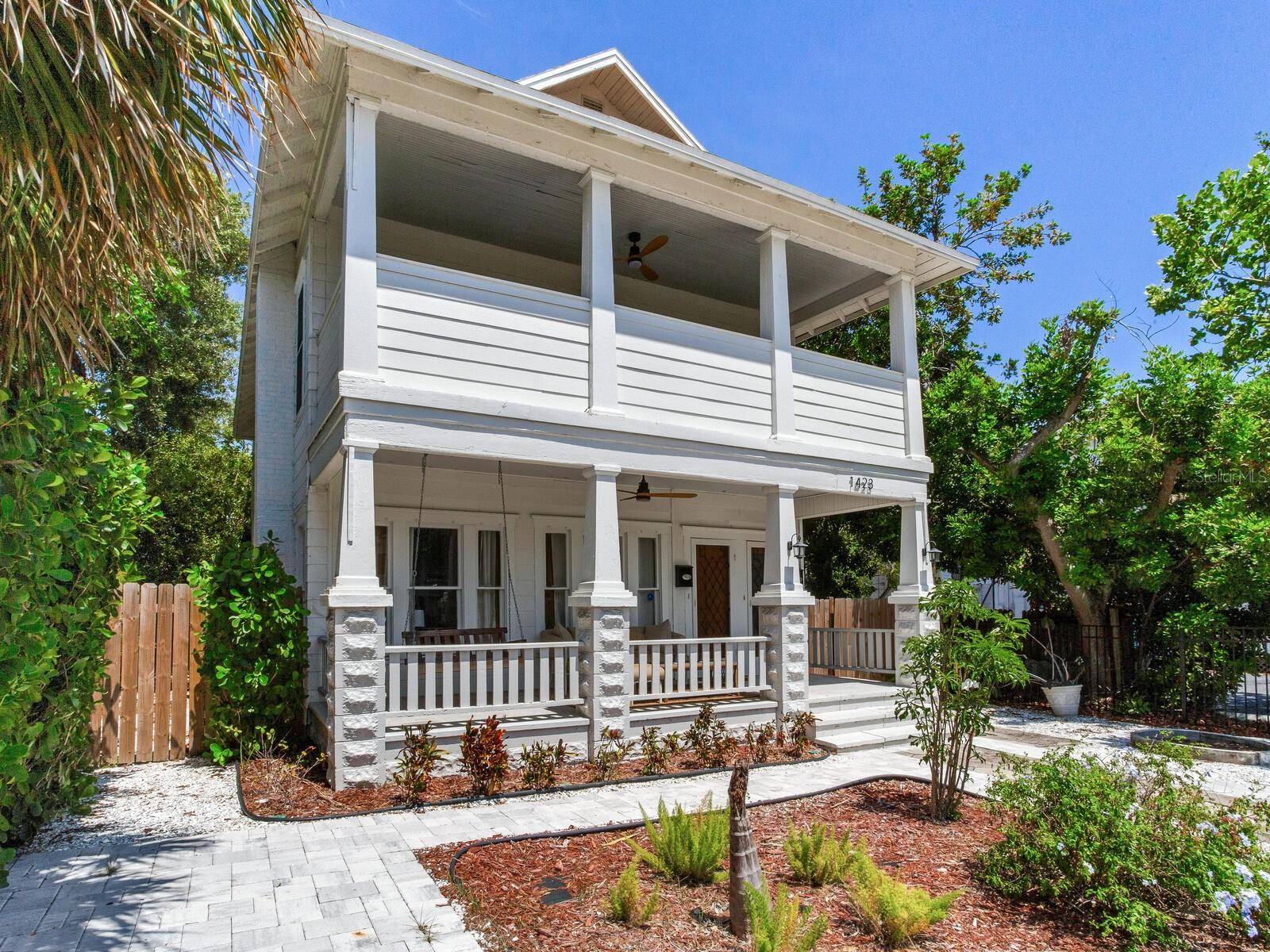 St Petersburg, FL 33704,1423 DR MARTIN LUTHER KING JR ST N