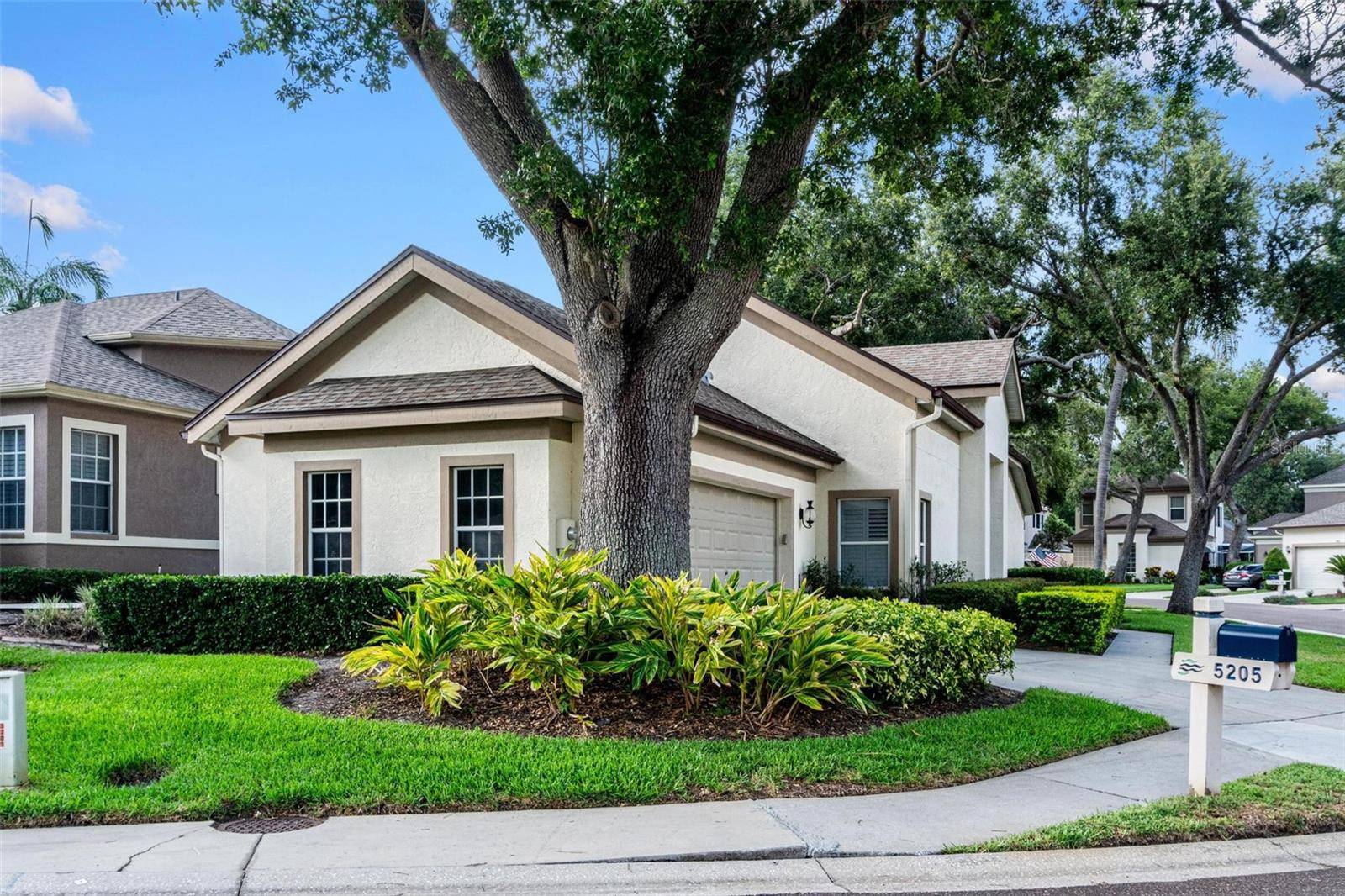 Valrico, FL 33596,5205 FAIRWAY ONE DR