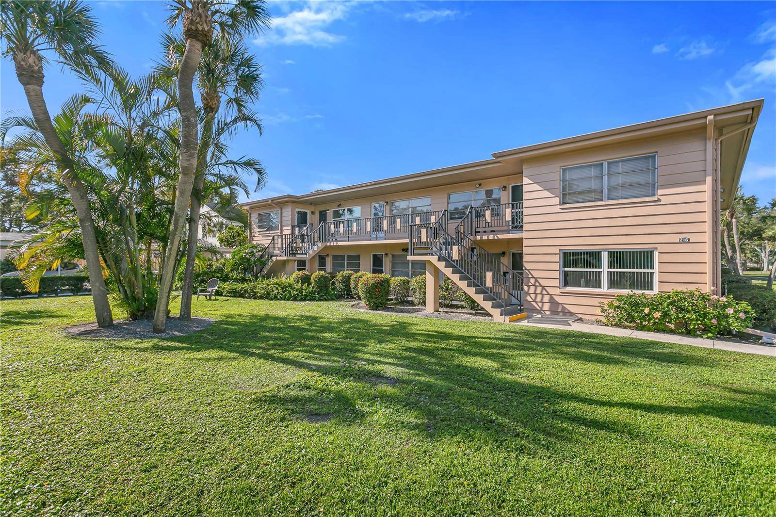St Petersburg, FL 33704,216 36TH AVE N #202B