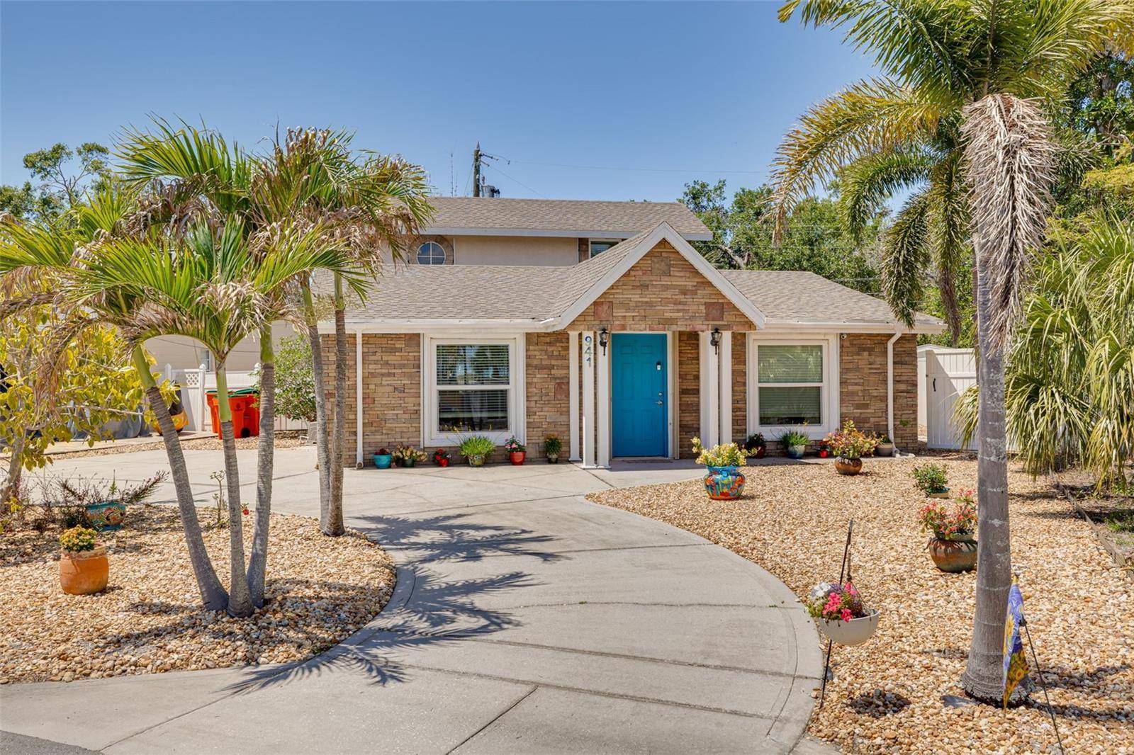 St Petersburg, FL 33707,941 65TH ST S