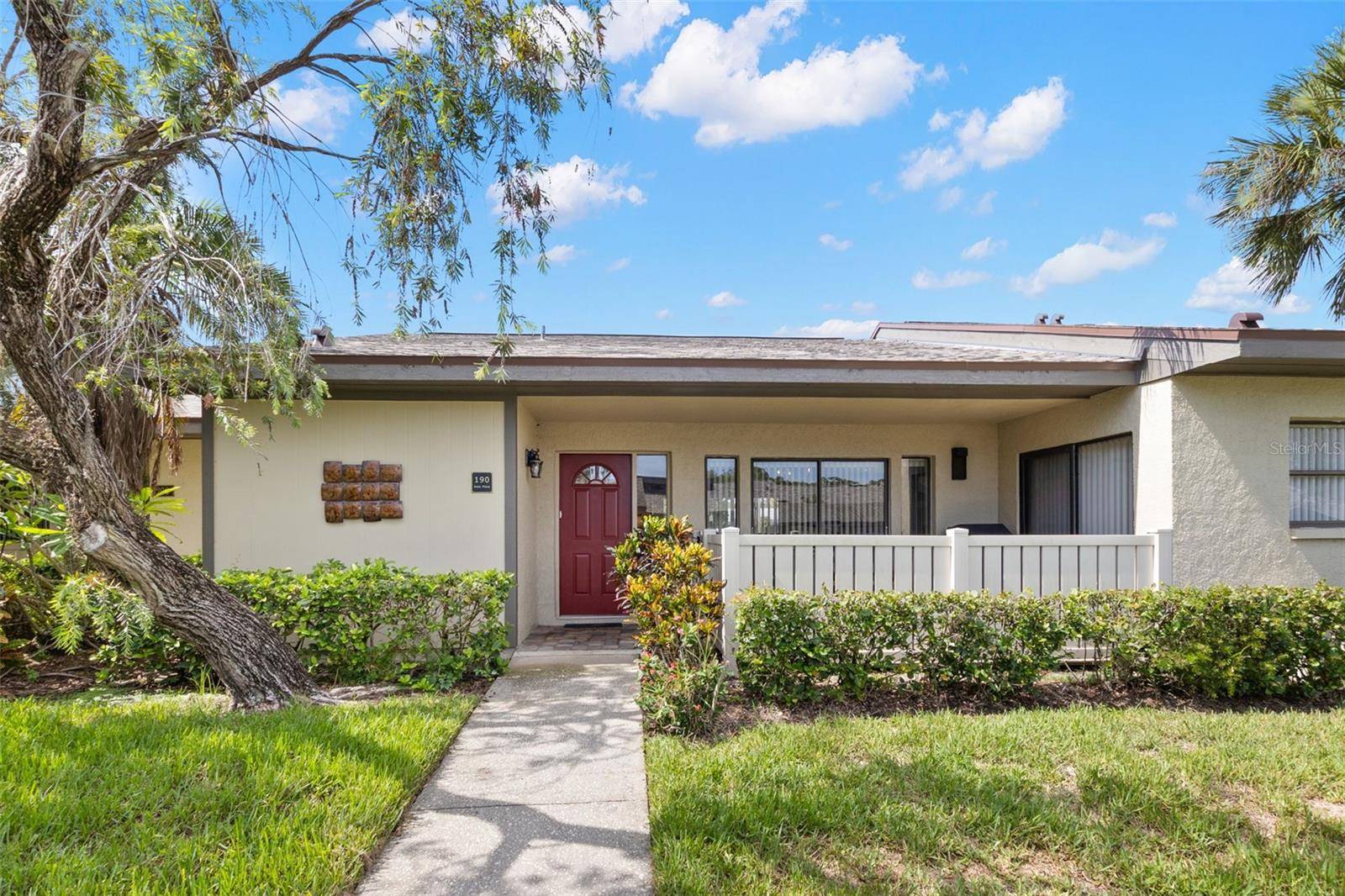 Oldsmar, FL 34677,190 DALE PL