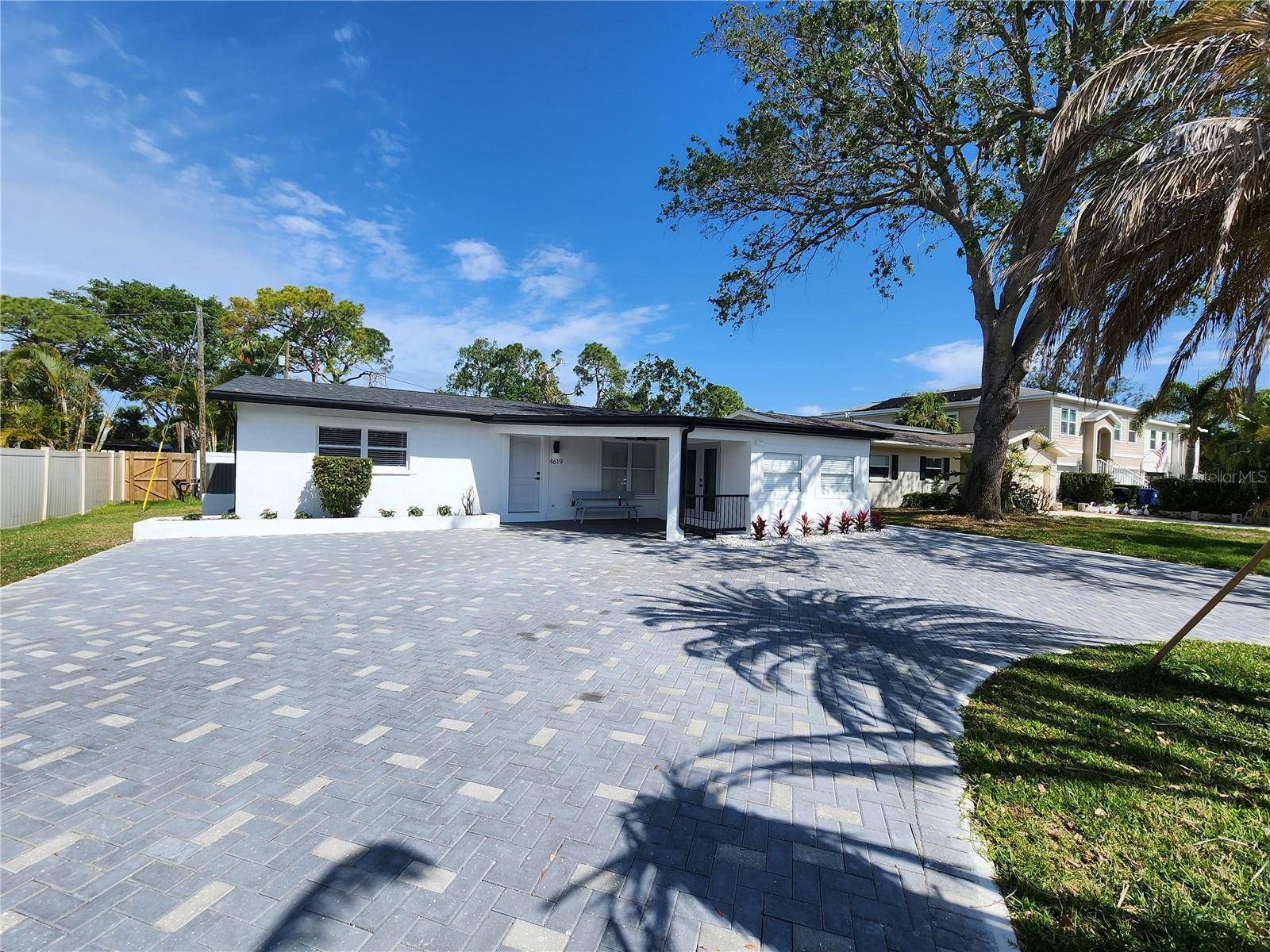 St Petersburg, FL 33703,4619 HELENA ST NE
