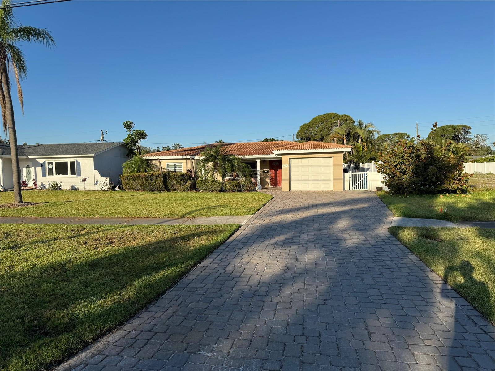 St Petersburg, FL 33703,6034 BAYOU GRANDE BLVD NE