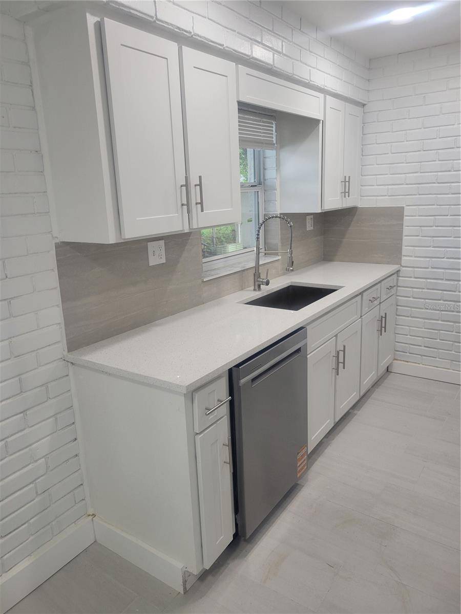 Brandon, FL 33510,904 WINCHESTER CT