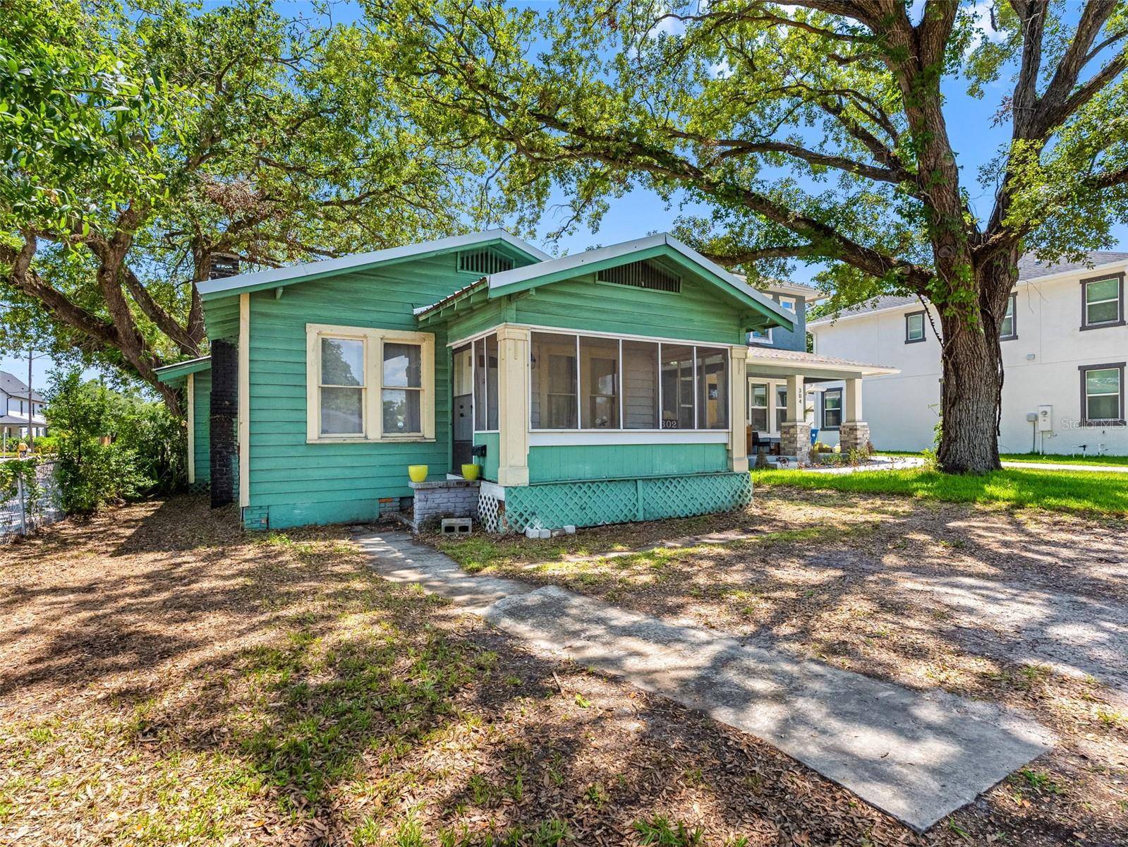 Tampa, FL 33603,302 W CURTIS ST