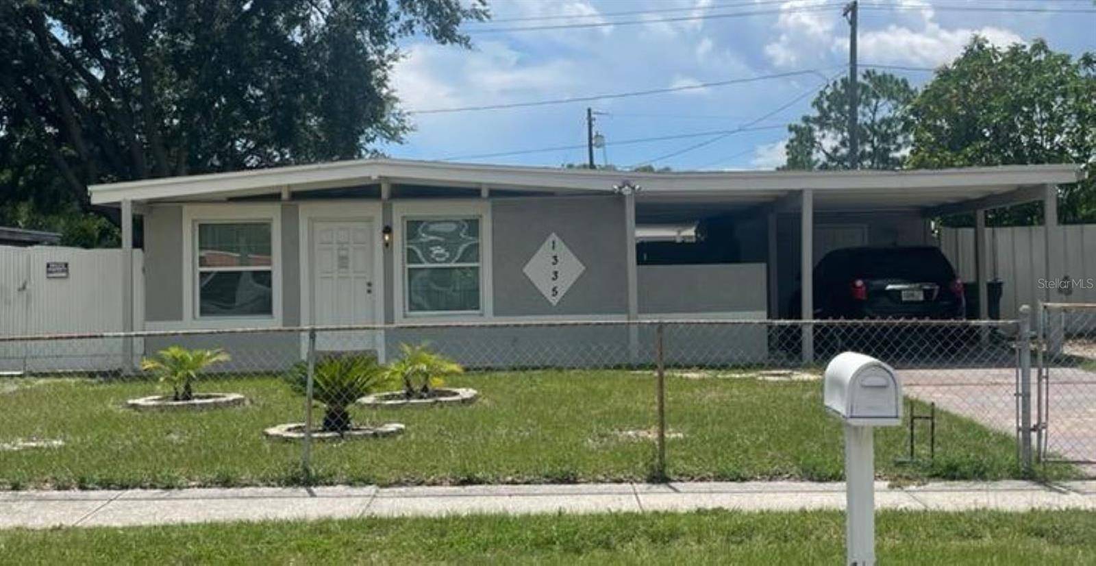 Tampa, FL 33619,1335 WAIKIKI WAY