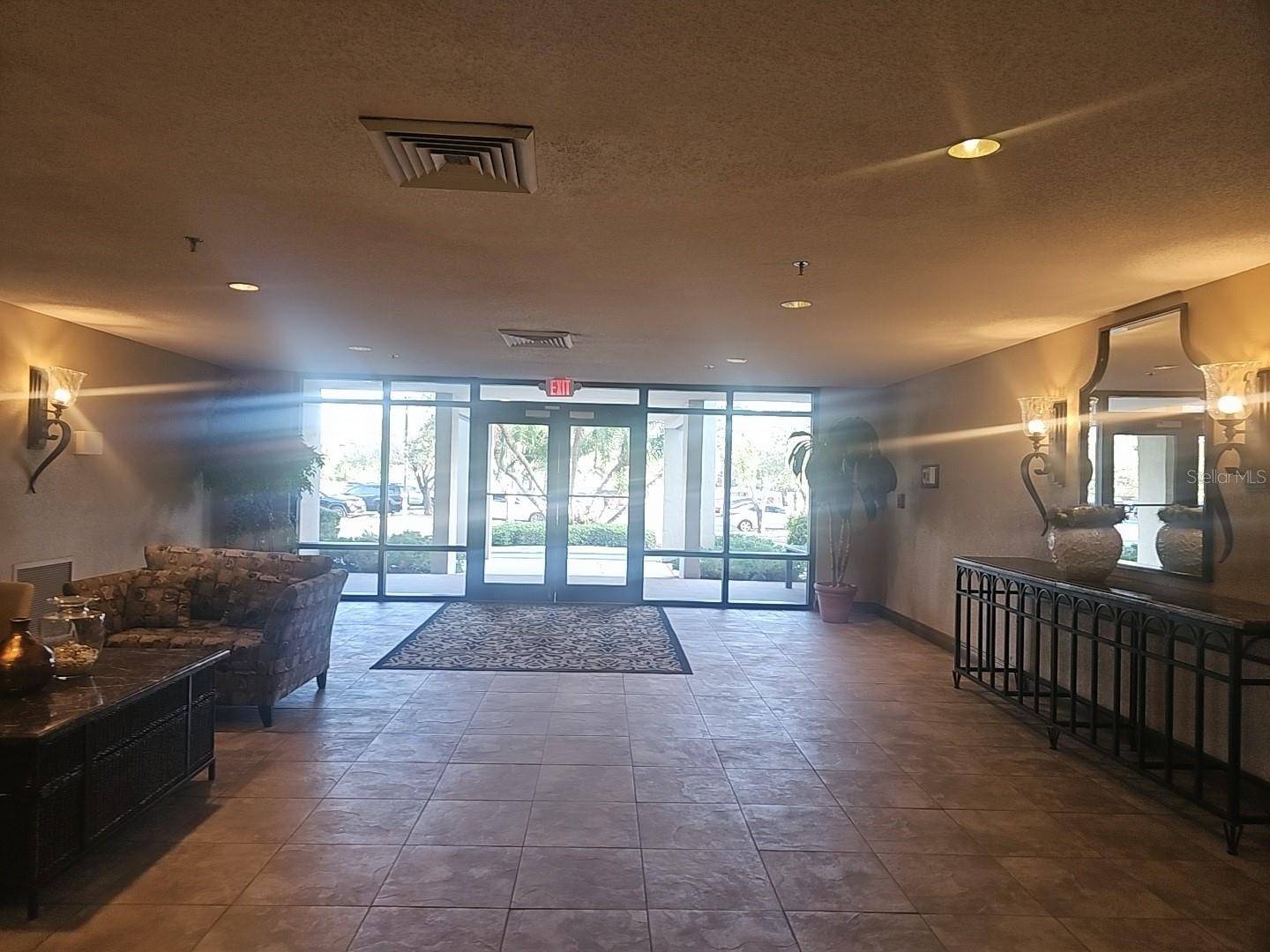 Clearwater, FL 33762,2333 FEATHER SOUND DR #A401