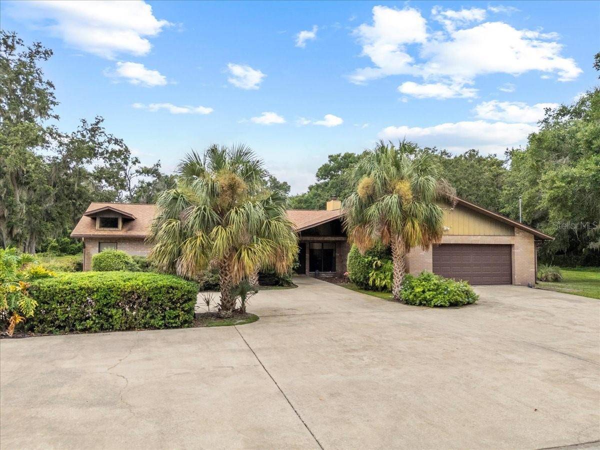 Brandon, FL 33511,309 HIDDEN LAKE DR
