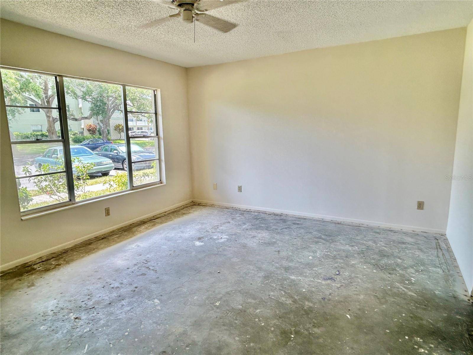 Clearwater, FL 33763,2391 SUMATRAN WAY #37