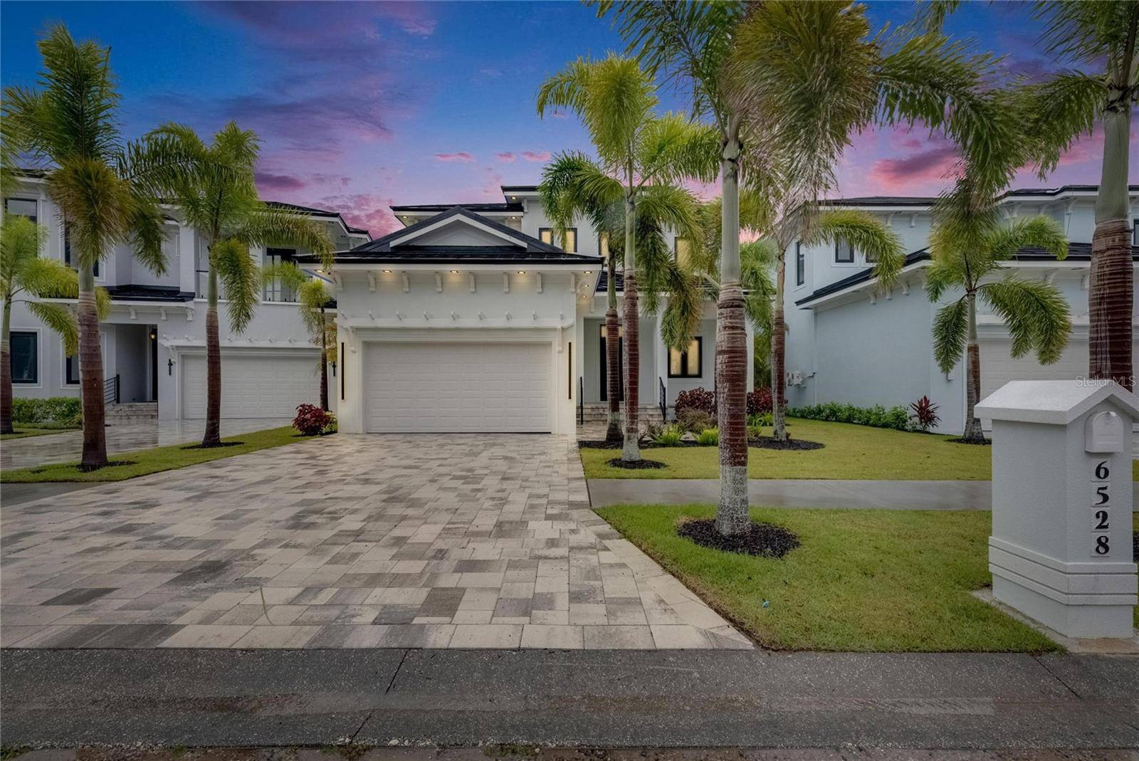 Apollo Beach, FL 33572,6528 SIMONE SHORES CIR