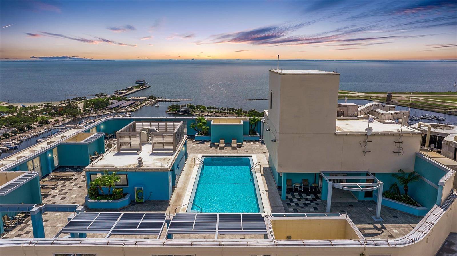 St Petersburg, FL 33701,1 BEACH DR SE #2011