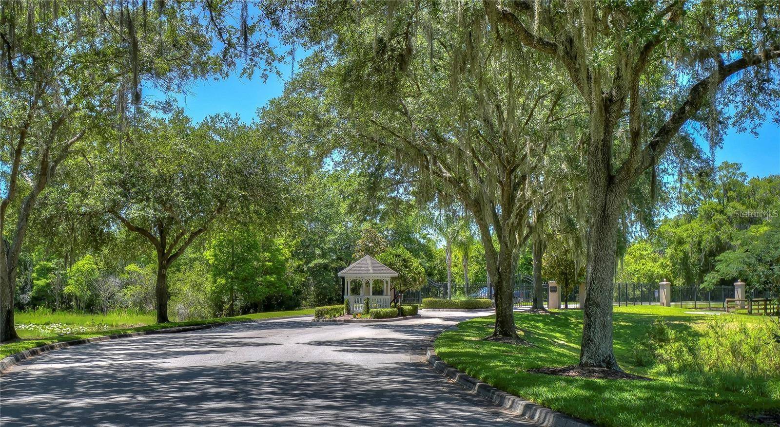 Lutz, FL 33549,1460 KENSINGTON WOODS DR