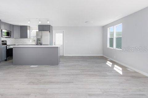 St Petersburg, FL 33702,460 MOUNT OAK AVE NE #745