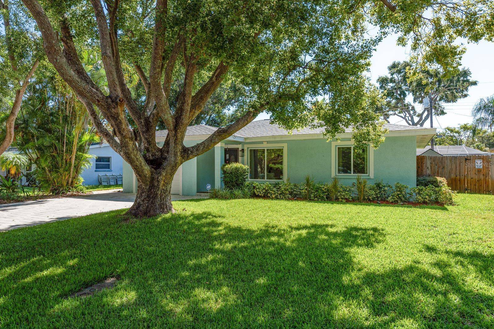 Dunedin, FL 34698,1281 ROBIN HOOD LN