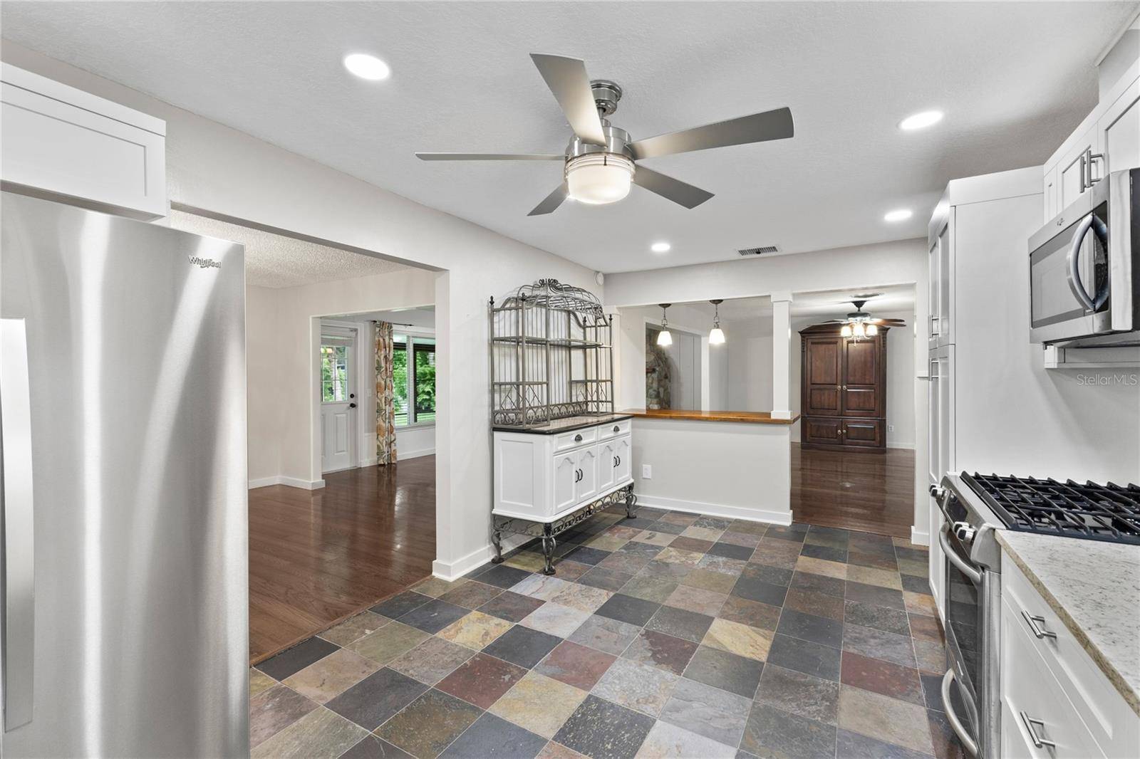 St Petersburg, FL 33705,996 56TH AVE S