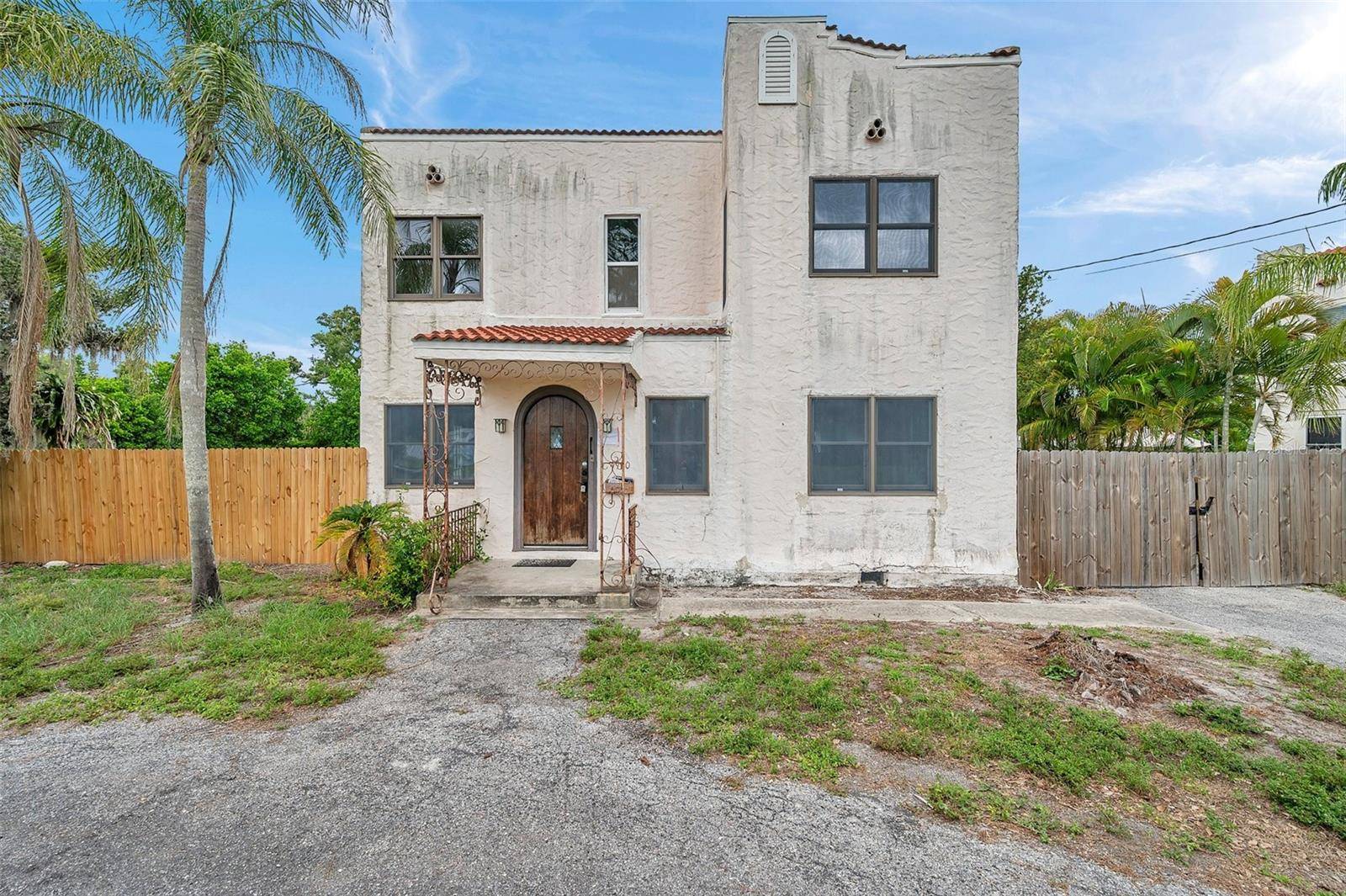 St Petersburg, FL 33712,4900 ALCAZAR WAY S