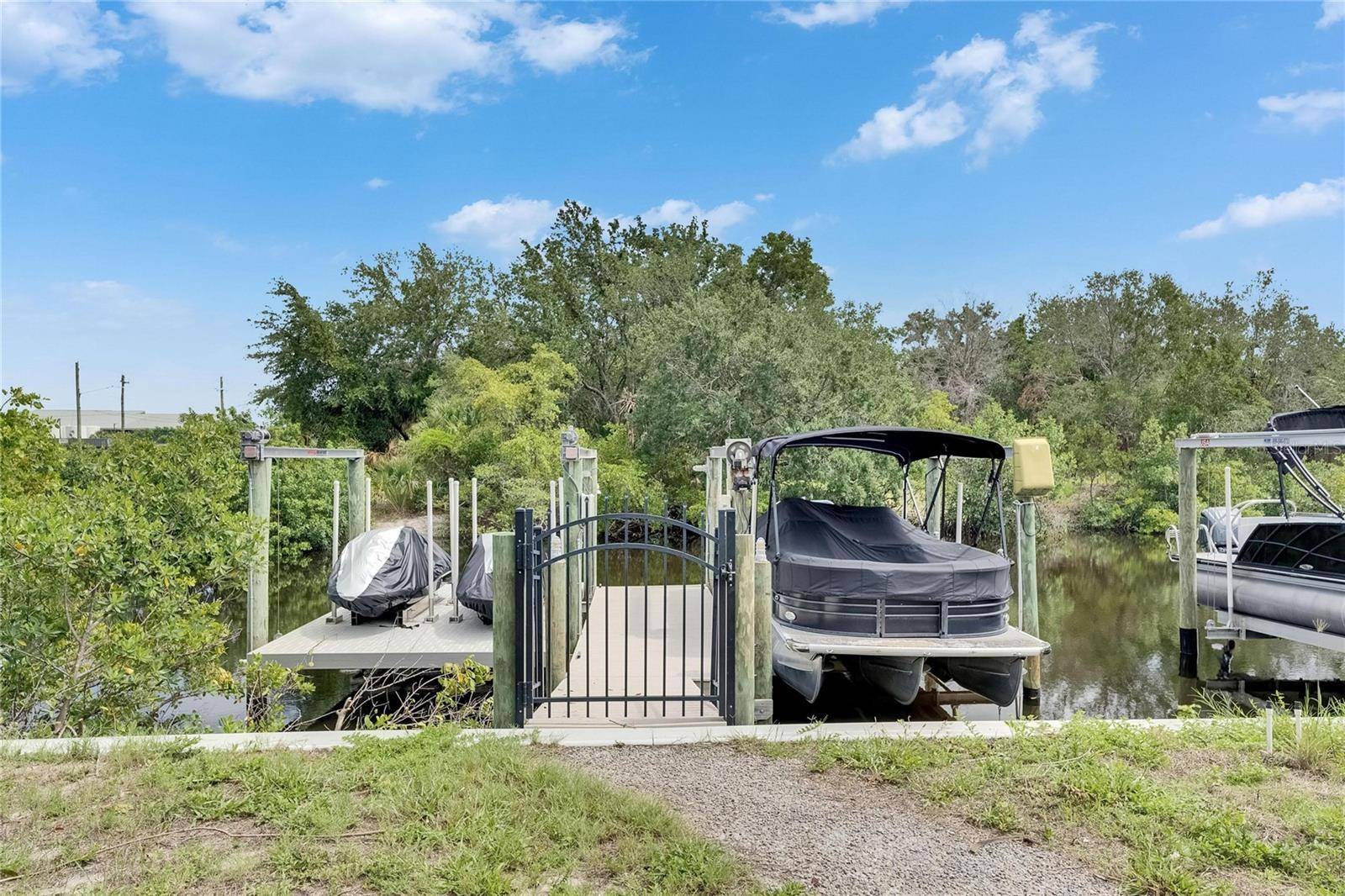 Apollo Beach, FL 33572,6512 SIMONE SHORES CIR