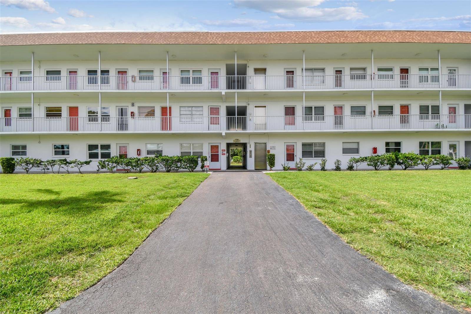 St Petersburg, FL 33710,5728 14TH AVE N #101B